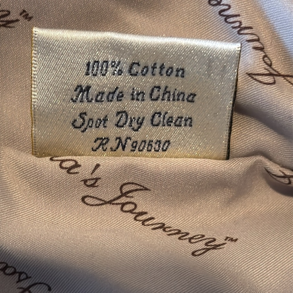Isabella’s Journey Tea Rose Tote with Ribbon Floral Print - Picture 7 of 13